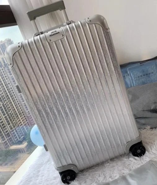 Suitcase Exchange only,no refund  