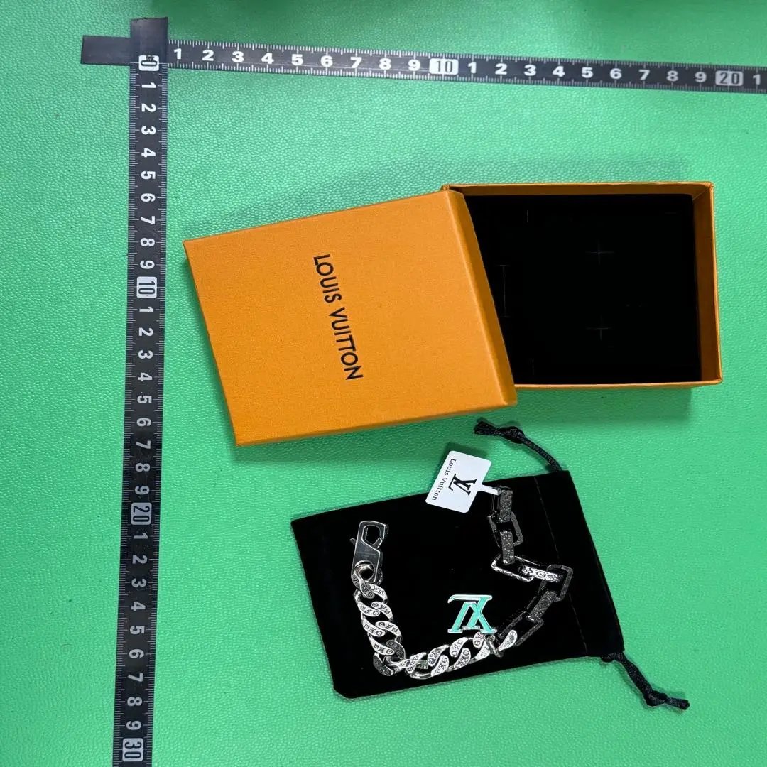 L*V high quality new bracelet  